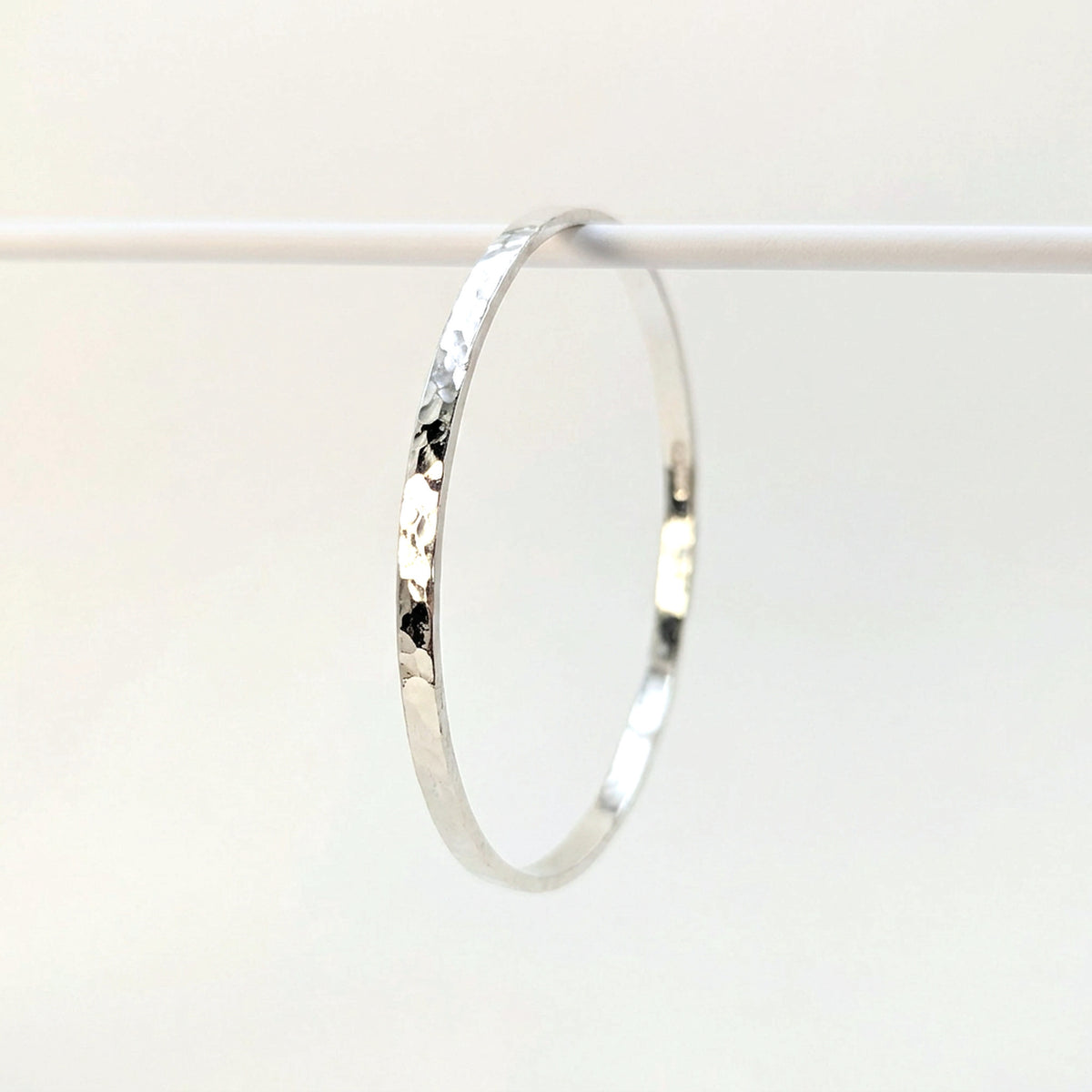'Eclipse' Sterling Silver Slim Hammered Bangle