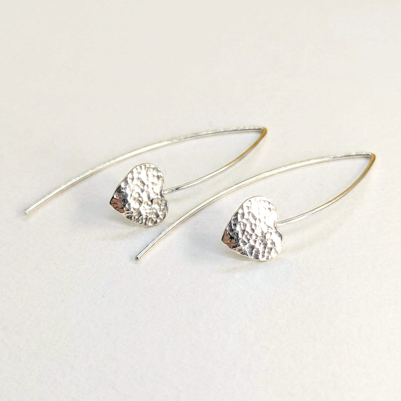 'Queen' Sterling Silver Textured Heart Threader Earring